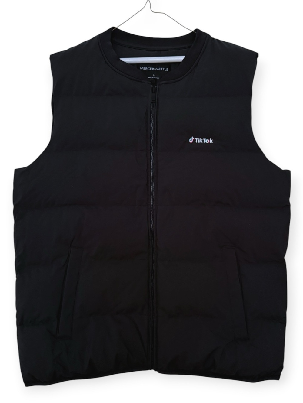 Mercer + Mettle TikTok Branded Puffer Vest Swag Men’s Size L  Zip Up Dark Gray